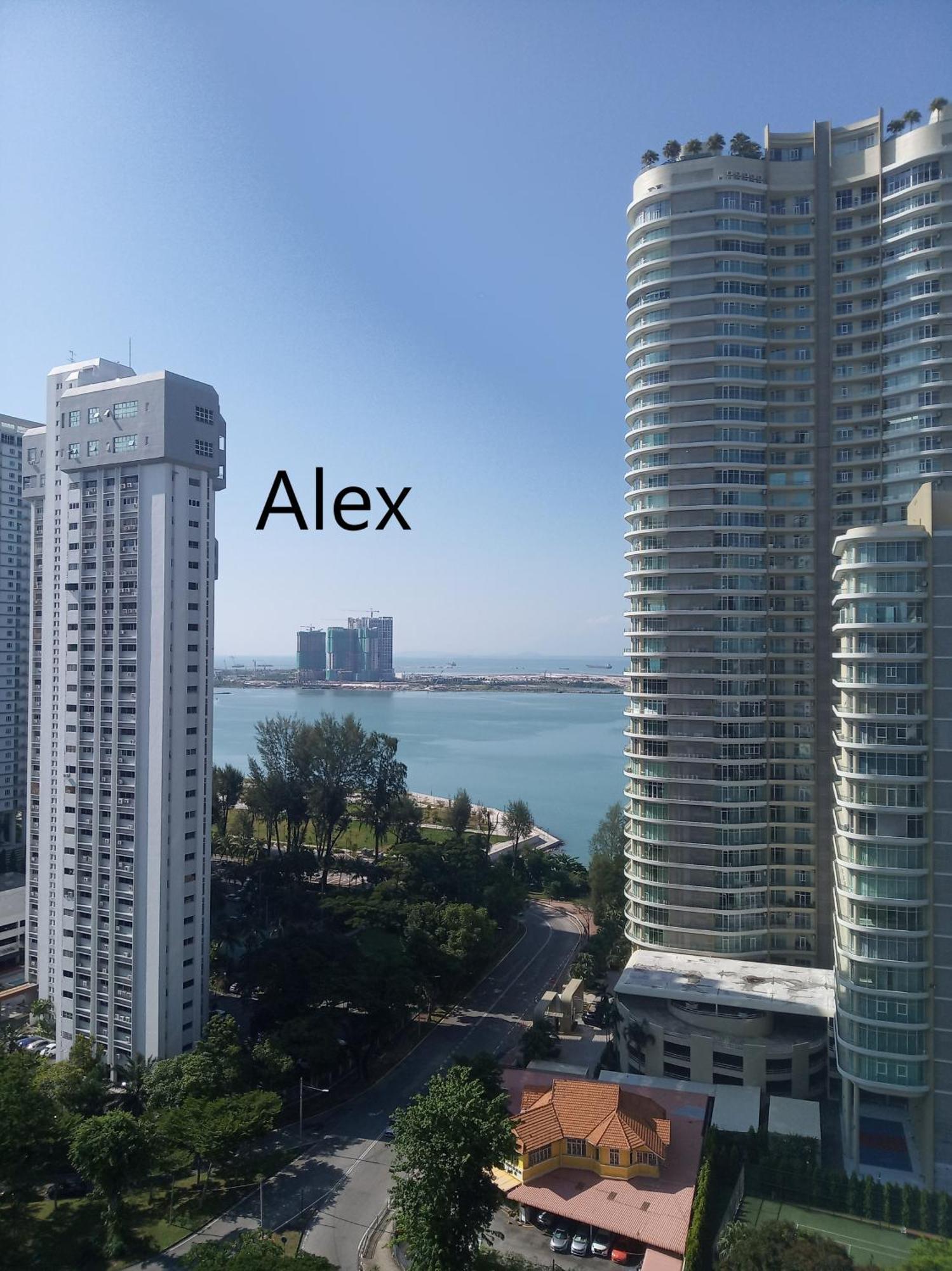 At Middle Floor Sea View Apartment George Town